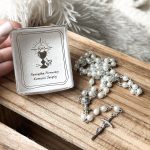 Różaniec na Pierwszą Komunię Świętą z pudełkiem